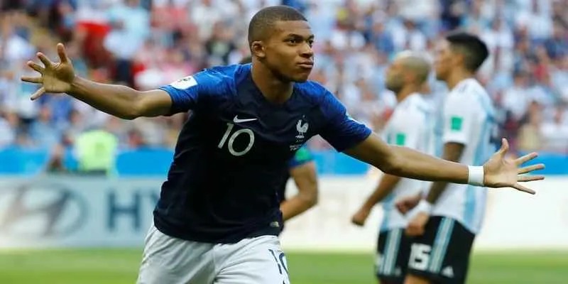 Soi keo bong da Phap hom nay dựa vào yếu tố nào?