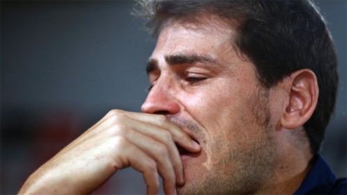 Iker Casillas và đoạn kết bi kịch của một tượng đài