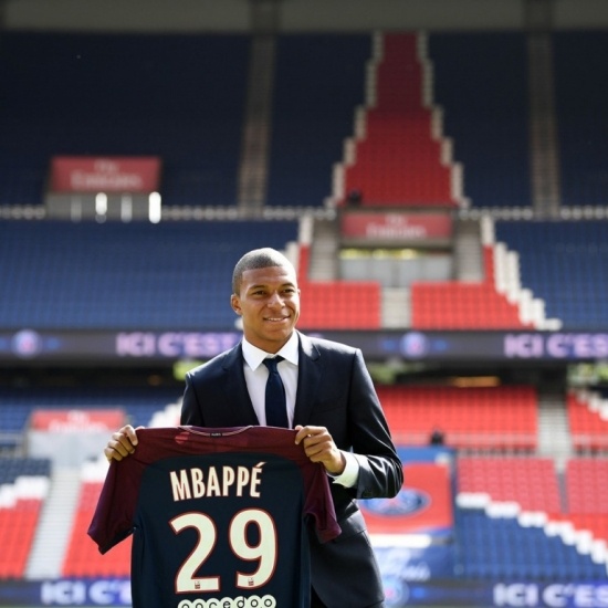Mbappe ra mắt PSG2
